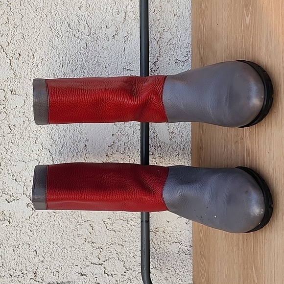 Authentic Gucci Vintage Red and Gray Pebbled Leather Boots Size 40B - Picture 2 of 14